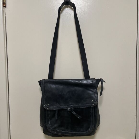 The Sak Ventura Convertible Backpack Distressed Black Leather Crossbody Handbag main image 11